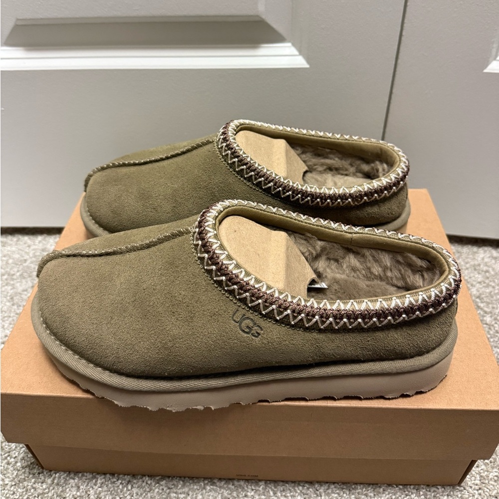 UGG Tasman